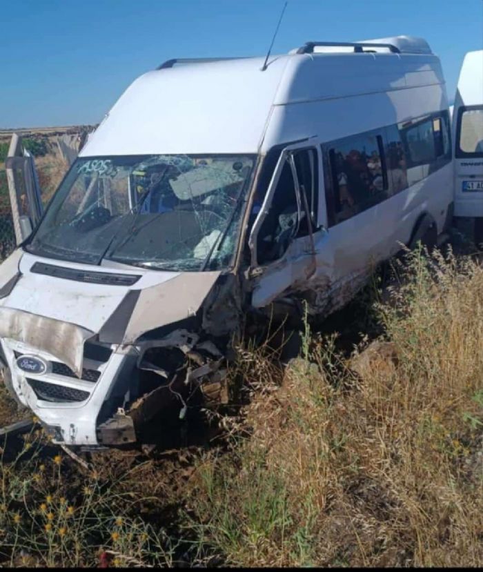 Diyarbakrda iki ayr kazada 26 kii yaraland