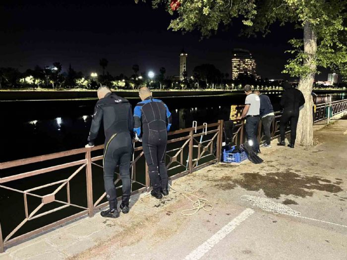 Adanada Seyhan Nehrine atlayarak kaybolan ahs l olarak bulundu