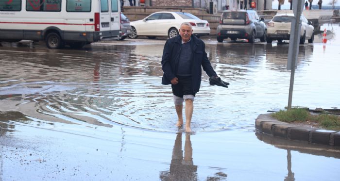 Hatayda lodos ve saanak ya hayat olumsuz etkiledi