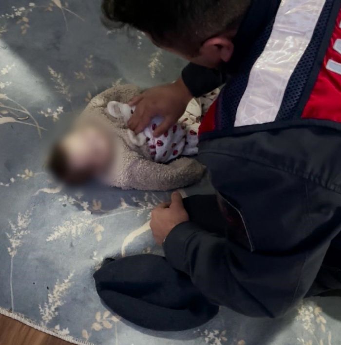 Jandarmann kurtard kra bebek yaam mcadelesini kaybetti