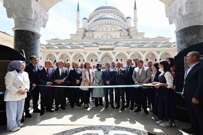 Kadnlarn el emekleri ahinbey Millet Camii ve Klliyesinde sergilendi