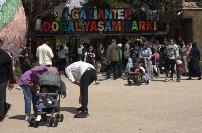 Vatandalar bayramda Gaziantep Hayvanat Bahesine akn etti