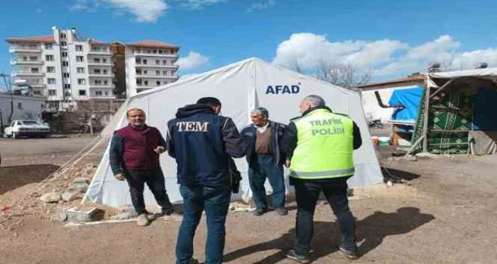 Polis ekipleri adrlar denetliyor