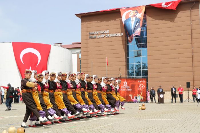 23 Nisan Ulusal Egemenlik ve ocuk Bayram Adyaman'da Cokuyla Kutland