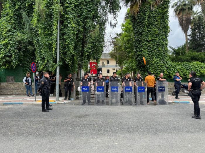 Bakann DEM Partiden istifa ettii Birecik Belediyesinde youn gvenlik nlemi