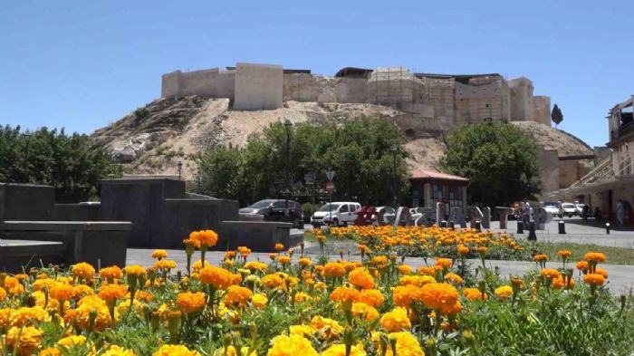 Gaziantep Kalesinin restorasyonu 40 derece scaa ramen devam ediyor