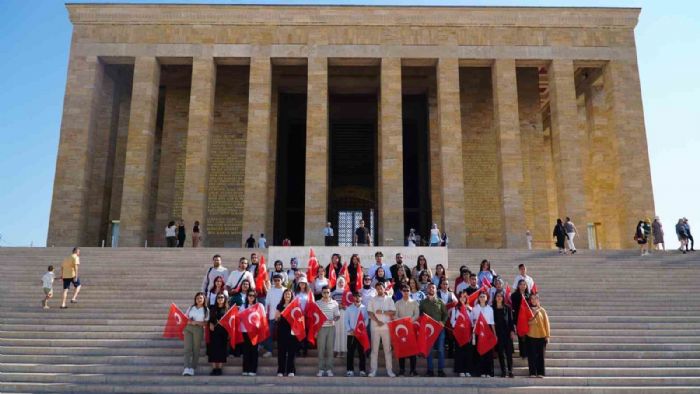 Ylmazdan genlere Ankara gezisi