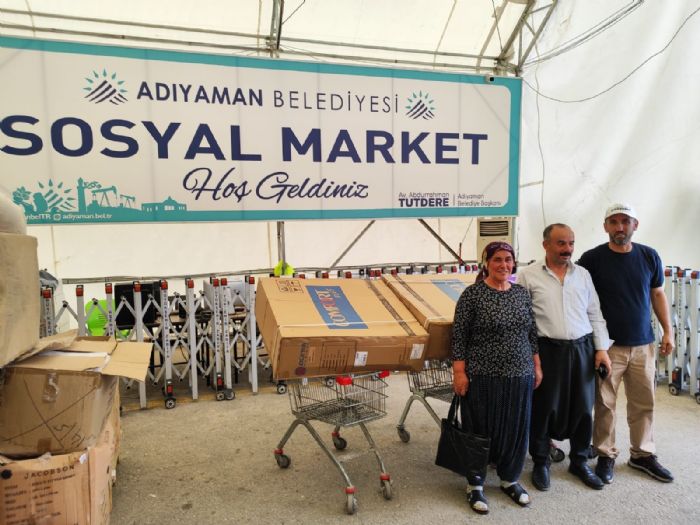 Adyamanda hayrseverler ve Belediye el ele: 75 tekerlekli sandalye datld