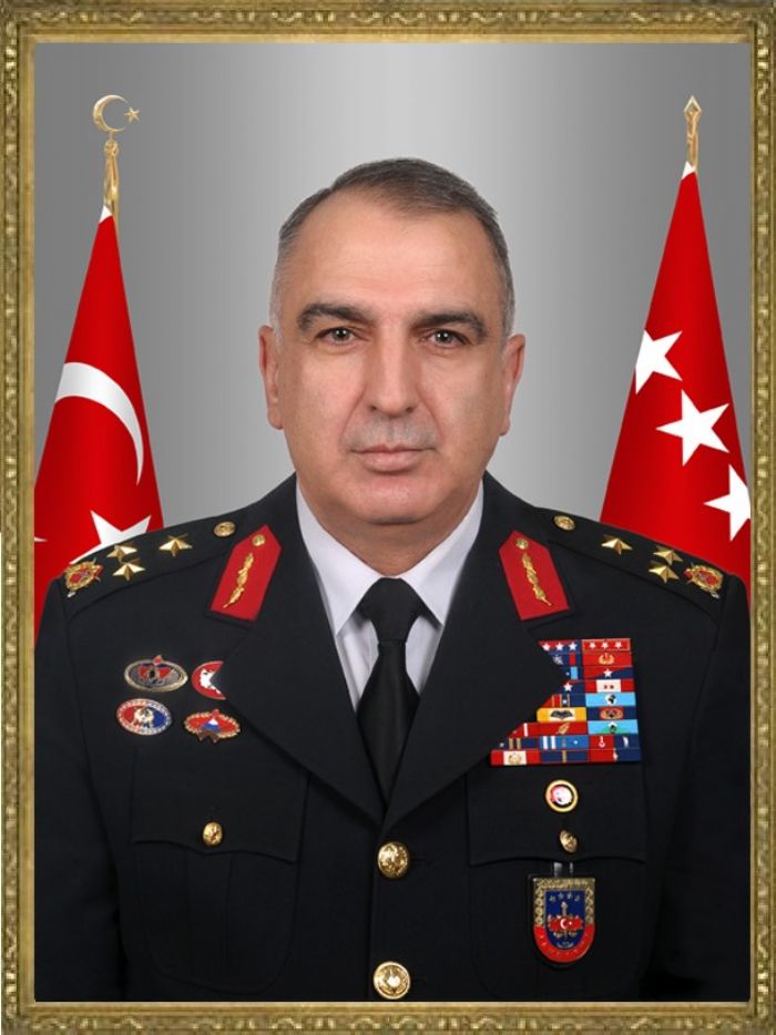 Halkn Zafer babas sessizce emekli edildi