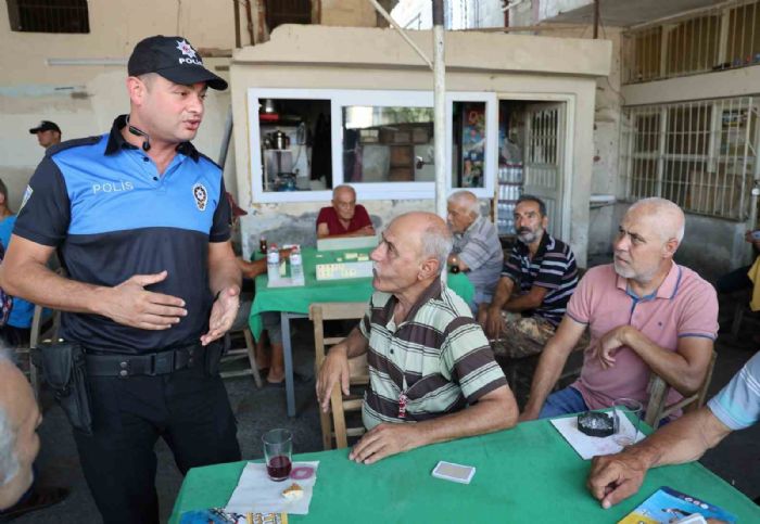 Polis ocuklar boulmasn diye kap kap gezdi