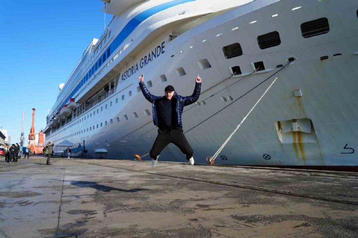 Yzlerce Rus turisti tayan kruvaziyer gemi Rusyadan Samsuna geldi