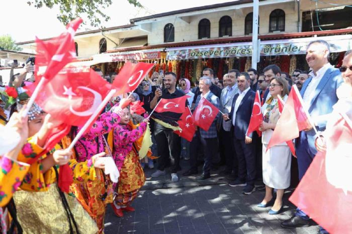 Gastroantep festivali dzenlenen kortej ile balad