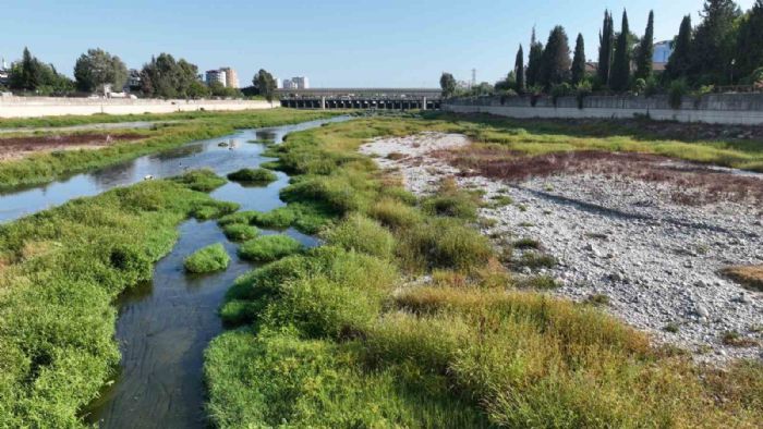 Hzl tren kprs inaat nedeniyle DS, Seyhan Nehri yatana su veremiyor