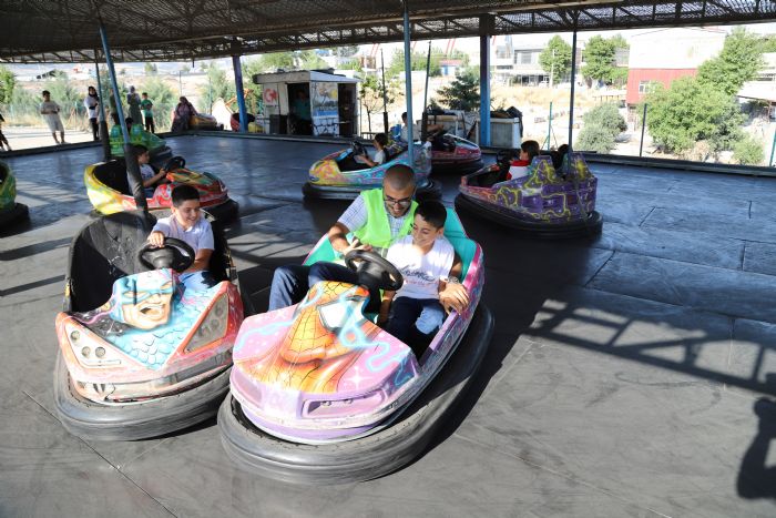 Adyamanda yetim ocuklar lunaparkta gnllerince elendi