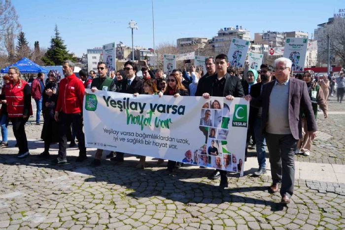 Gaziantepte Yeilay Haftas iin farkndalk korteji