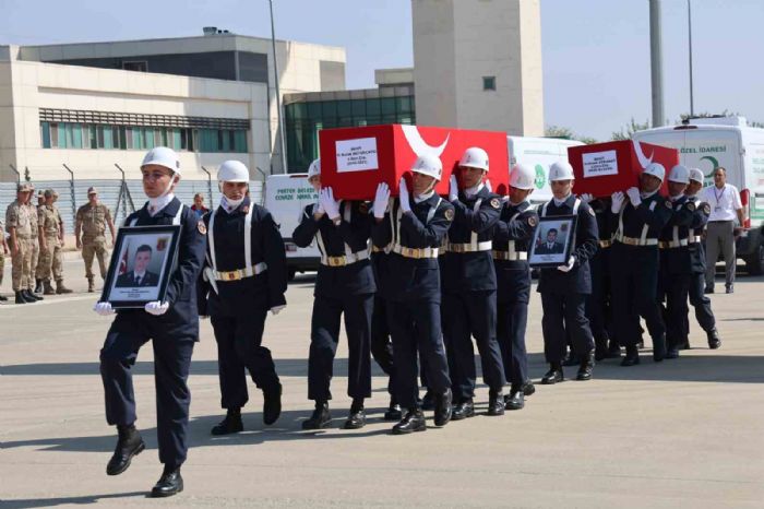 Tuncelideki kazada ehit olan 4 asker memleketlerine uurland