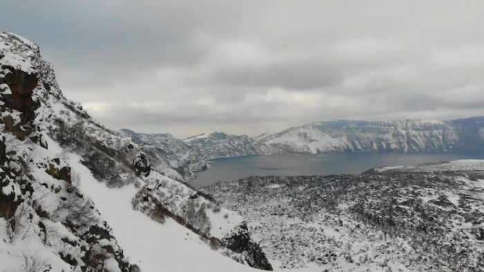 Nemrut Kalderas beyaz gelinliini giydi