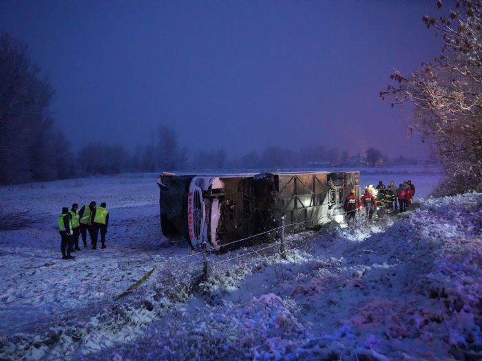 Vali Dall: Otobs kazasnda 6 vatandamz kaybettik, 33 yaralmz var