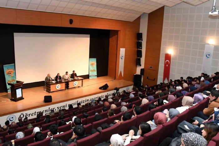 12 Mart stiklal Marnn Kabul ve Mehmet Akif Ersoyu Anma Gn konulu panel dzenlendi