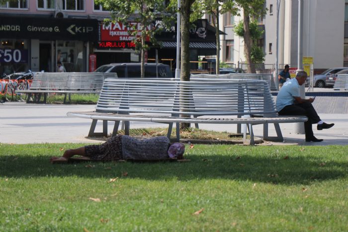 Uzman uyard: Scak havalar, kalp ve tansiyon hastalklarn tetikleyebilir