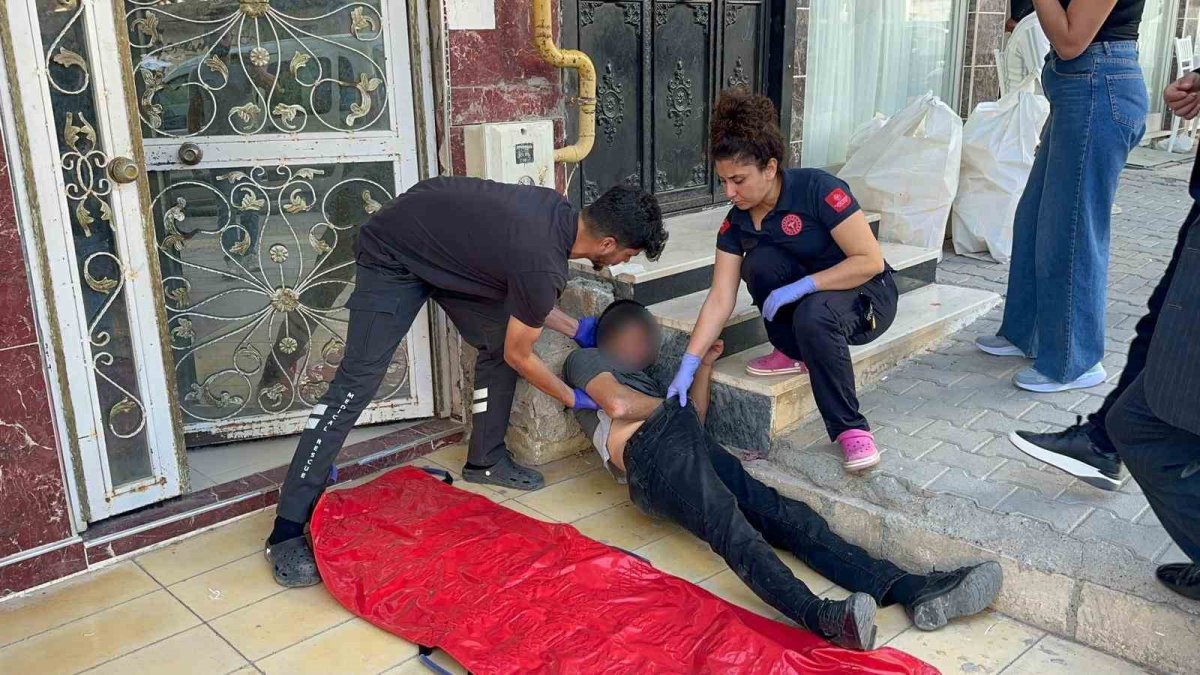 Kaldırımda Baygın Halde Bulunan Şahıs Hastaneye Kaldırıldı