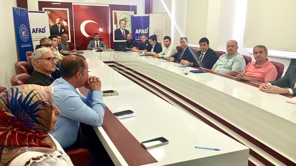 Kahta’da Afet ve Acil Durum Koordinasyon Toplantısı Yapıldı