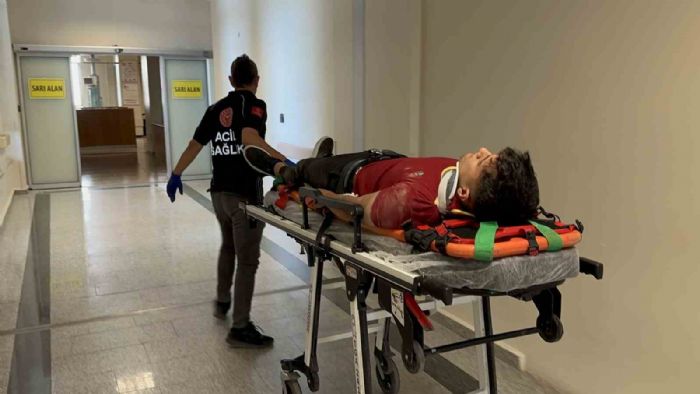 Adıyaman’da Motosiklet ile Otomobil Çarpıştı: 2 Genç Yaralı