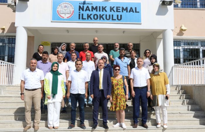 Adıyaman İl Milli Eğitim Müdürü Ali Tosun, Uyum Haftası Etkinlikleri Kapsamında Okulları Ziyaret Etti
