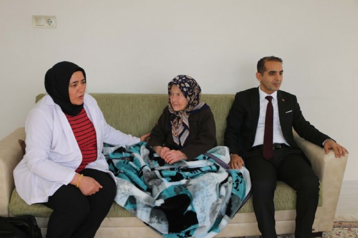 Başhekim Şirik, Nisi Nineyi ziyaret etti