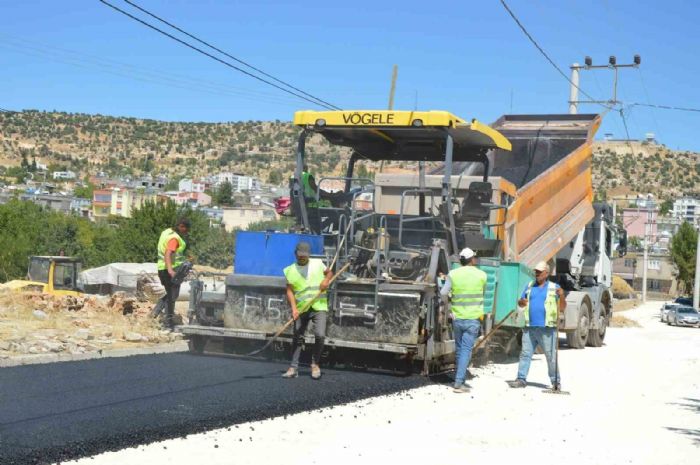 Dicle ilçesinde yollar asfaltlandı