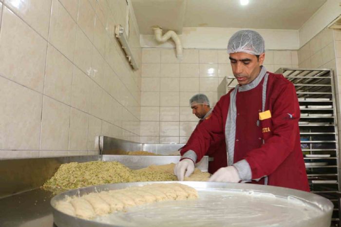 Diyarbakır’da tatlıcılar Ramazan ayında günde 1 ton satış hedefliyor