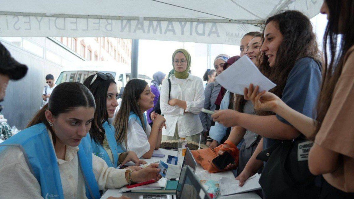 Adıyaman Belediyesi’nin ‘üniversite öğrencilerine ücretsiz ulaşım’ desteği hayata geçti 