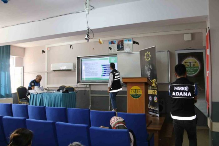 Fatih Anadolu Lisesinde uyuşturucuyla mücadele semineri düzenlendi