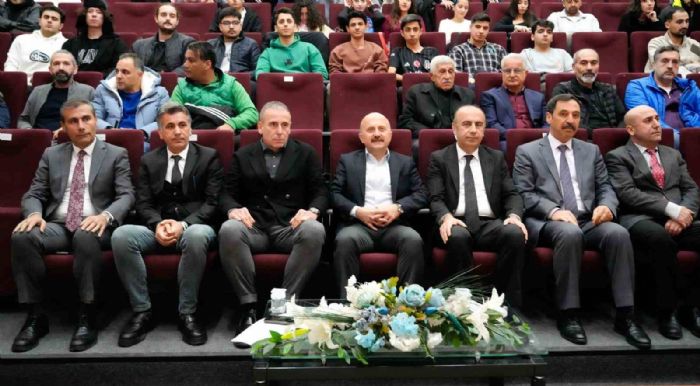 "Futbolda yeni trendler ve liderlik" başlıklı söyleşi düzenlendi