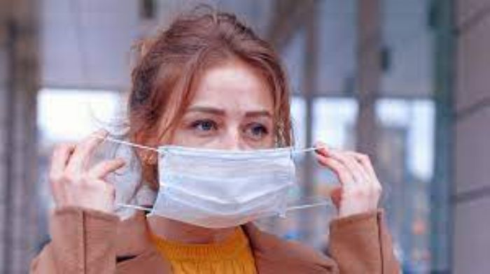 Hastayken maske takmak şart!