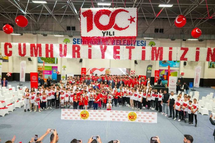 Şampiyonlar ödüllendirildi