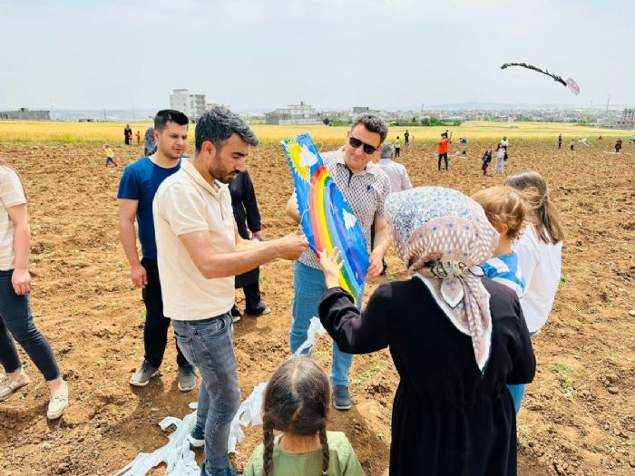 Uçurtma şenliği renkli görüntülere sahne oldu